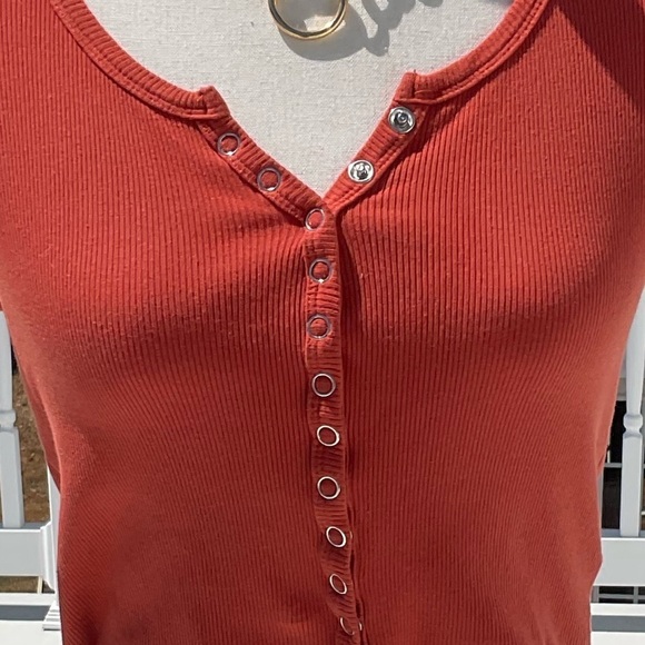 Adika Barbado Burnt Orange Ribbed  Raw Hem Crop Top - Picture 5 of 10